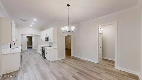 Entry Way - 717 E 7th St, Crowley, LA 70526 photo 3 of 6