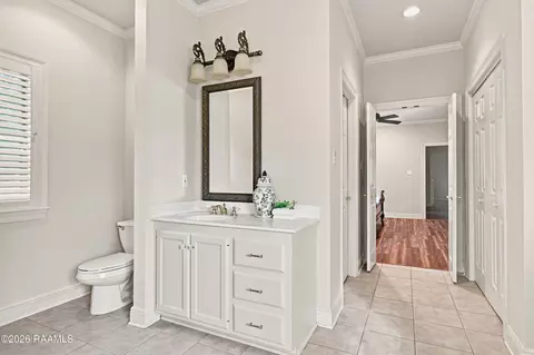 Bath - 202 Doyle Dr, Lafayette, LA 70508 photo 3 of 5