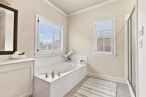 Bath - 202 Doyle Dr, Lafayette, LA 70508 photo 2 of 5