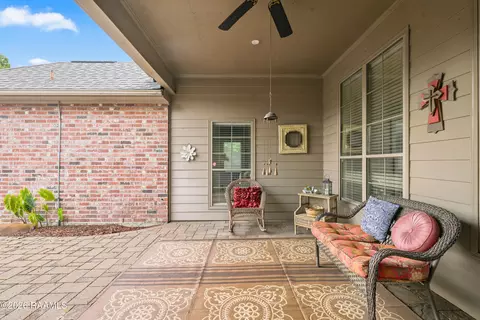 Exterior - 202 Doyle Dr, Lafayette, LA 70508 photo 3 of 9