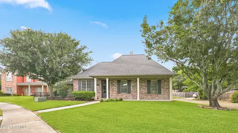 Exterior - 202 Doyle Dr, Lafayette, LA 70508 photo 1 of 9