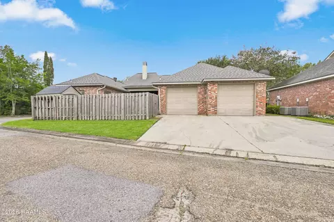 Exterior - 202 Doyle Dr, Lafayette, LA 70508 photo 7 of 9