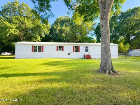 1305 Etienne St, Ville Platte, LA 70586
