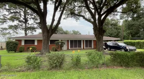 325 Elmore St, Saint Martinville, LA 70582