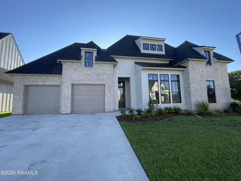 311 Cliffside Dr, Youngsville, LA 70592