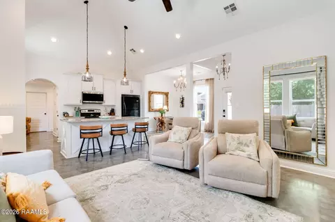 Entry Way - 305 Stoneridge Dr, Duson, LA 70529 photo 2 of 2