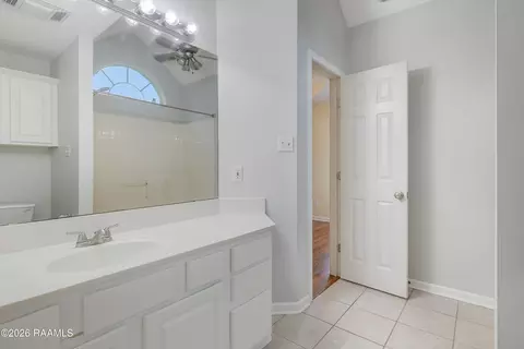 Bath - 514 Pear Tree Cir, Broussard, LA 70518 photo 1 of 3
