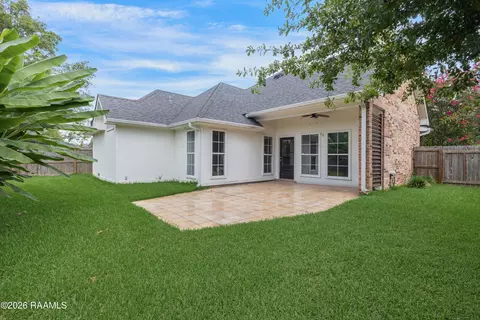 Exterior - 514 Pear Tree Cir, Broussard, LA 70518 photo 3 of 5