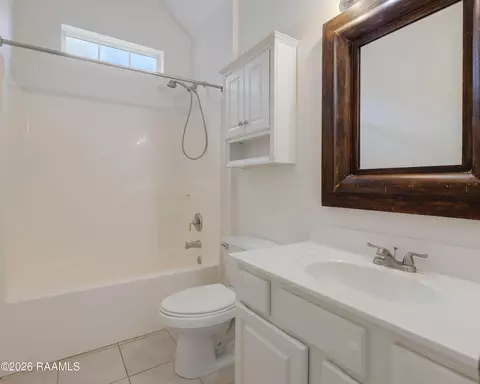 Bath - 514 Pear Tree Cir, Broussard, LA 70518 photo 3 of 3
