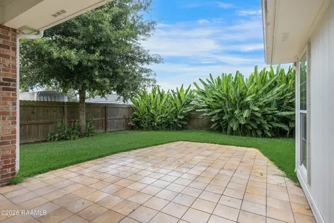 Exterior - 514 Pear Tree Cir, Broussard, LA 70518 photo 2 of 5