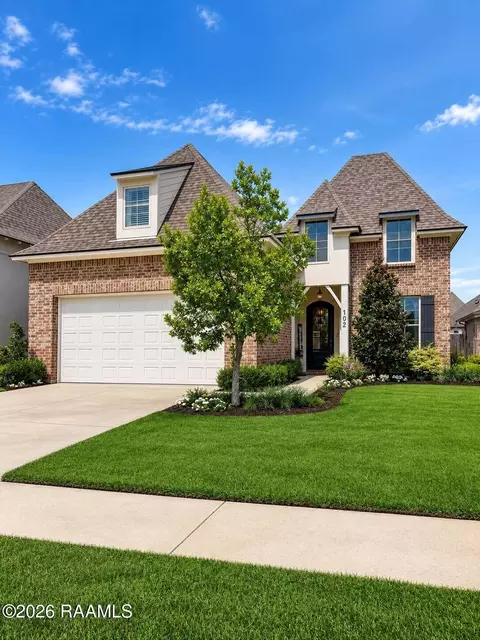 102 San Domingo Dr, Youngsville, LA 70592