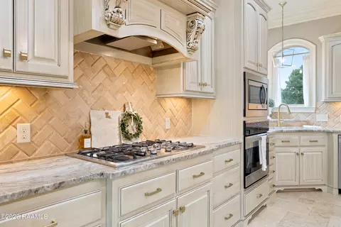 Kitchen - 125 Edith Rd, Lafayette, LA 70508 photo 3 of 4