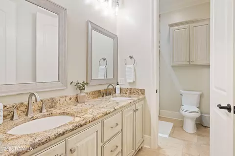 Bath - 125 Edith Rd, Lafayette, LA 70508 photo 1 of 4