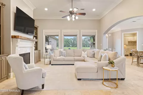 Living - 125 Edith Rd, Lafayette, LA 70508 photo 1 of 3
