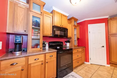 Kitchen - 111 Constantine Rd, Duson, LA 70529 photo 4 of 5
