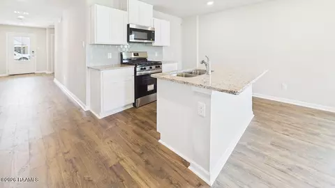 Entry Way - 150 Grazin Ct, Duson, LA 70529 photo 3 of 4