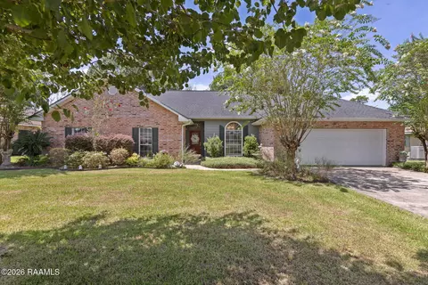 210 Becky Ln, Lafayette, LA 70508