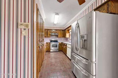 Kitchen - 522 Claude St, Breaux Bridge, LA 70517 photo 1 of 3