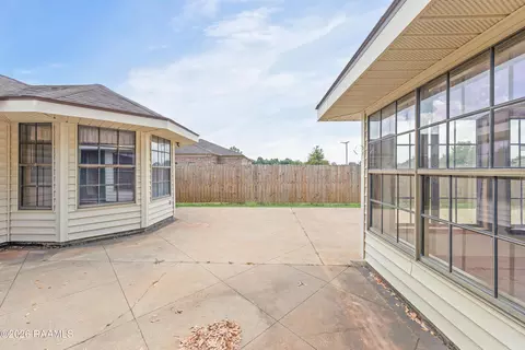 Exterior - 522 Claude St, Breaux Bridge, LA 70517 photo 3 of 6