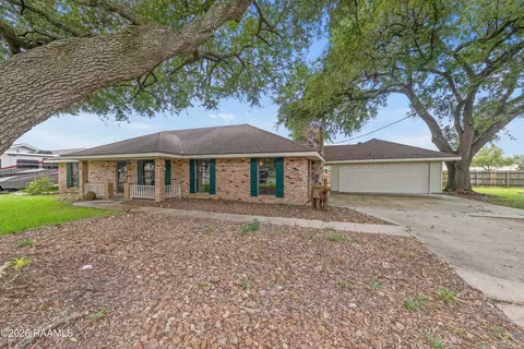 Exterior - 522 Claude St, Breaux Bridge, LA 70517 photo 2 of 6