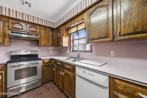 Kitchen - 522 Claude St, Breaux Bridge, LA 70517 photo 3 of 3