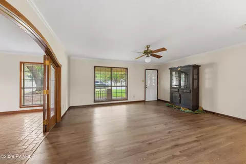 Living - 522 Claude St, Breaux Bridge, LA 70517 photo 4 of 6