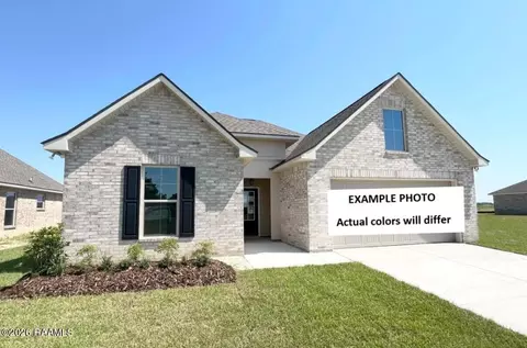 104 Garden Meadows Dr, Lafayette, LA 70506
