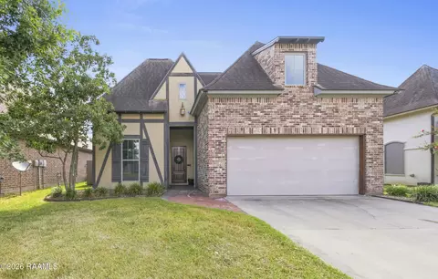 209 Golden Cypress Dr, Youngsville, LA 70592
