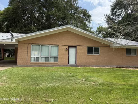 1016 School St, Breaux Bridge, LA 70517