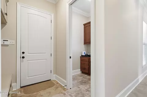 Entry Way - 127 Fair Grounds Dr, Lafayette, LA 70503 photo 2 of 2