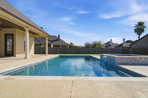 Exterior - 127 Fair Grounds Dr, Lafayette, LA 70503 photo 6 of 8