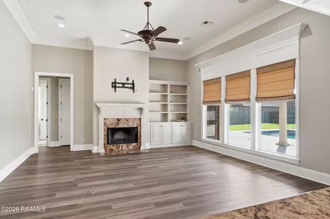 Living - 127 Fair Grounds Dr, Lafayette, LA 70503 photo 1 of 2