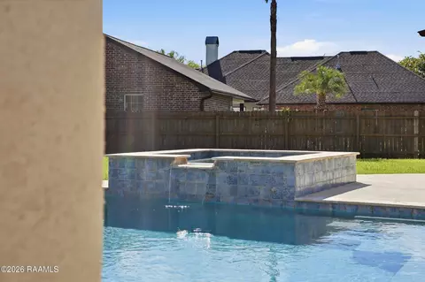 Exterior - 127 Fair Grounds Dr, Lafayette, LA 70503 photo 7 of 8