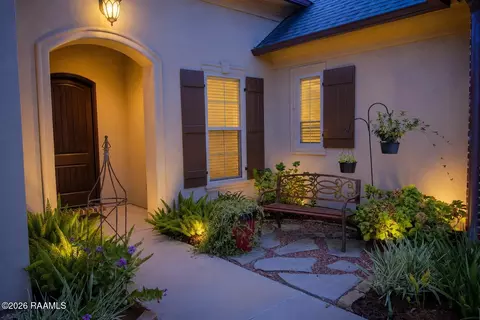 Exterior - 127 Fair Grounds Dr, Lafayette, LA 70503 photo 3 of 8