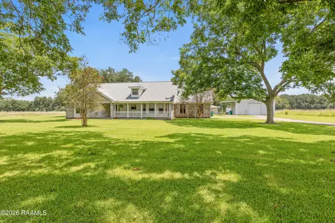 4901 Claude Viator Rd, New Iberia, LA 70560