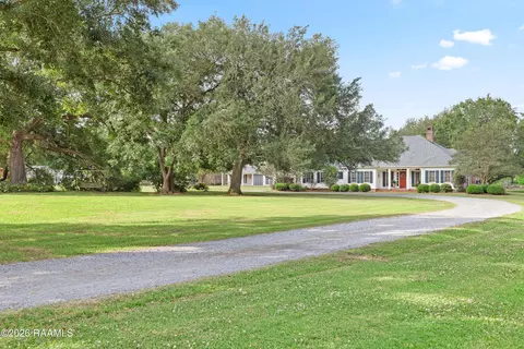 11618 Old Jeanerette Rd, Jeanerette, LA 70544