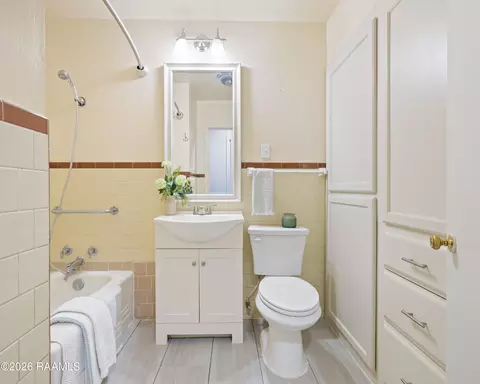 Bath - 603 Dutton Dr, Lafayette, LA 70503 photo 3 of 3