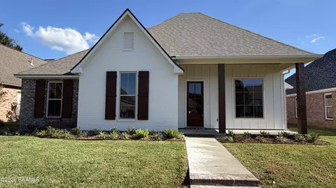 5 Carmel Bnd, New Iberia, LA 70563