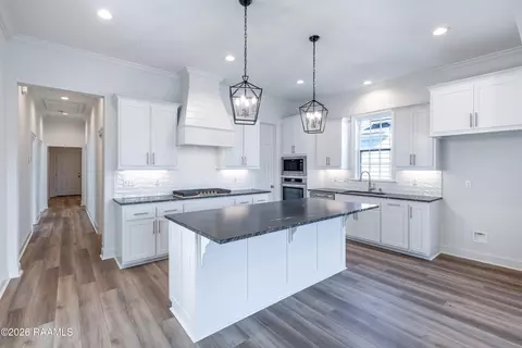 Kitchen - 413 Bozeman Trl, Scott, LA 70583 photo 3 of 3