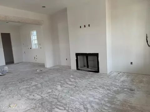 Living - 413 Bozeman Trl, Scott, LA 70583 photo 2 of 4