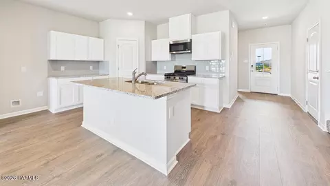 113 Esson Dr, Maurice, LA 70555 photo 2