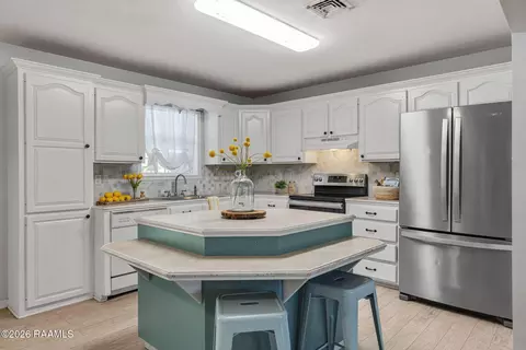Kitchen - 205 Michael Dr, Scott, LA 70583 photo 2 of 3