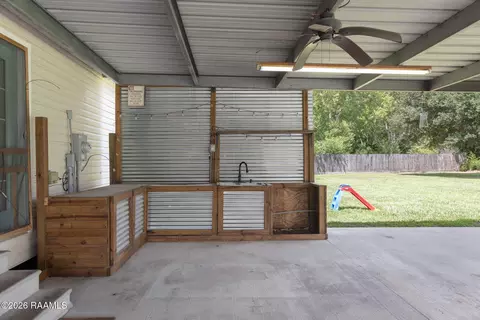 Exterior - 205 Michael Dr, Scott, LA 70583 photo 1 of 2