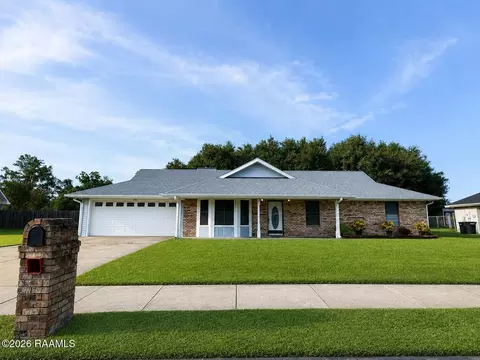 807 Dartez Dr, New Iberia, LA 70563