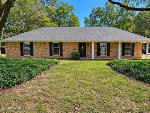 405 Macarthur Rd, Ville Platte, LA 70586