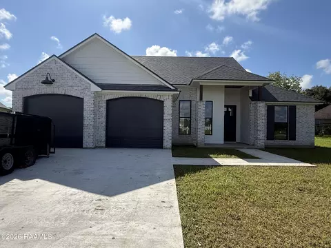 210 Spring Meadow Dr, Broussard, LA 70518
