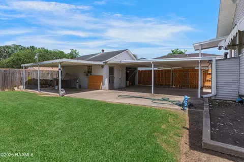 Exterior - 476 Pacific St, Berwick, LA 70342 photo 4 of 5