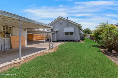 Exterior - 476 Pacific St, Berwick, LA 70342 photo 5 of 5