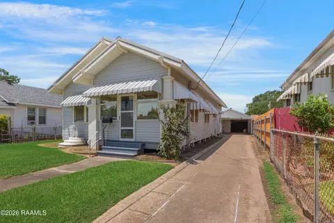 Exterior - 476 Pacific St, Berwick, LA 70342 photo 2 of 5