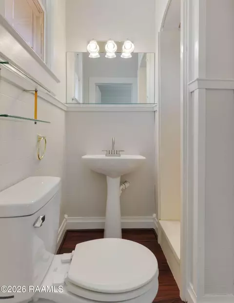 Bath - 476 Pacific St, Berwick, LA 70342 photo 1 of 2